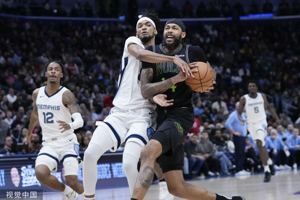 在调整阵容 在调整阵容